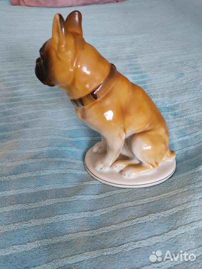 Фарфоровая статуэтка бульдога