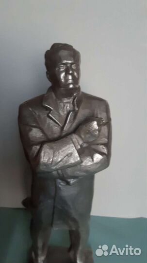 Бюст Королёв