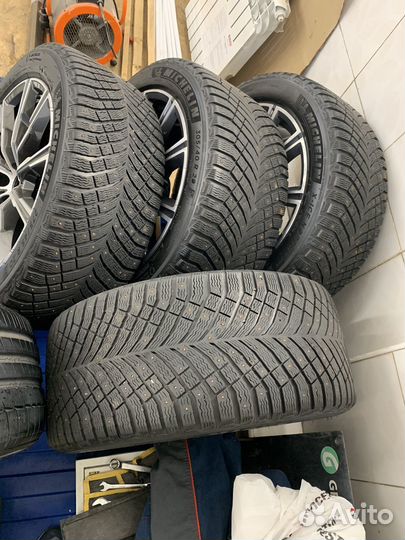 Michelin X-Ice North 4 SUV 275/45 R20 и 305/40 R20