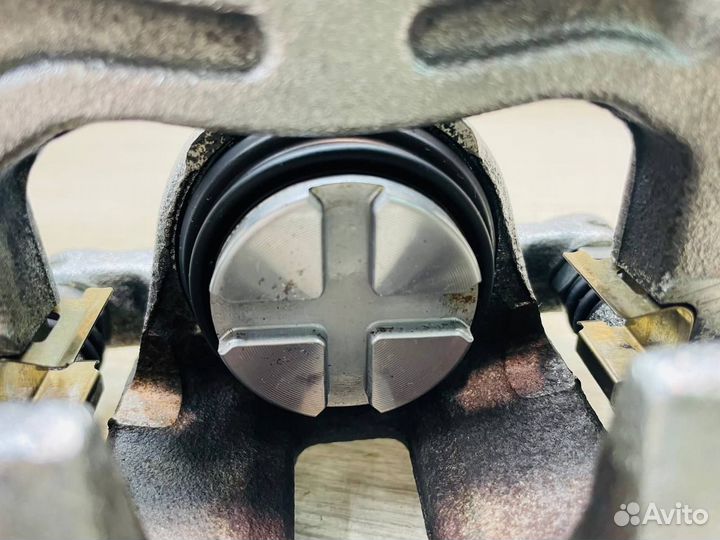 Суппорта задние пара Honda Accord 9 CR