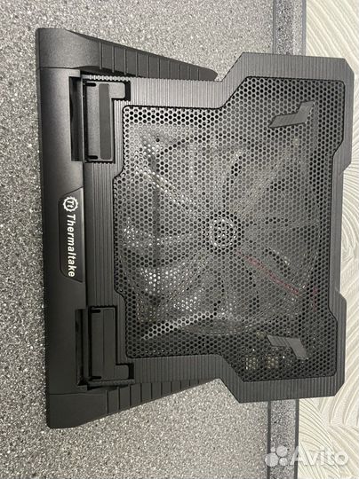 Охлаждающая подставка под ноутбук