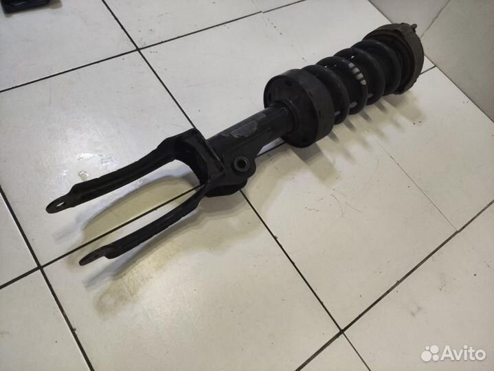 Амортизатор передний правый Porsche Cayenne 958