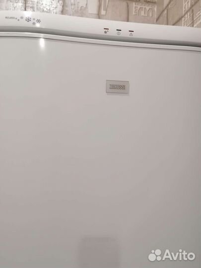 Холодильник zanussi