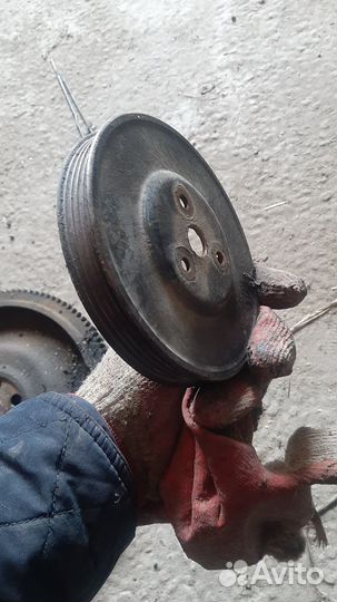 Шкив помпы на Кия Спектра,Kia Spectra