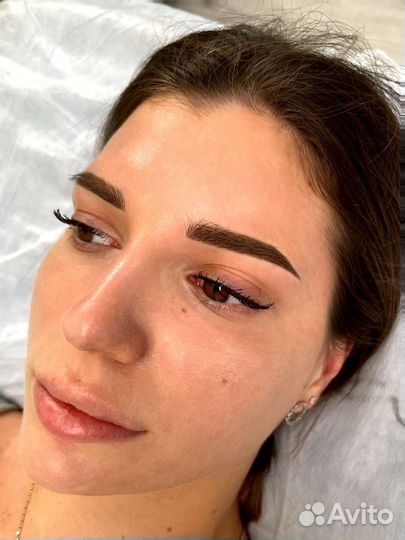 Микроблейдинг бровей