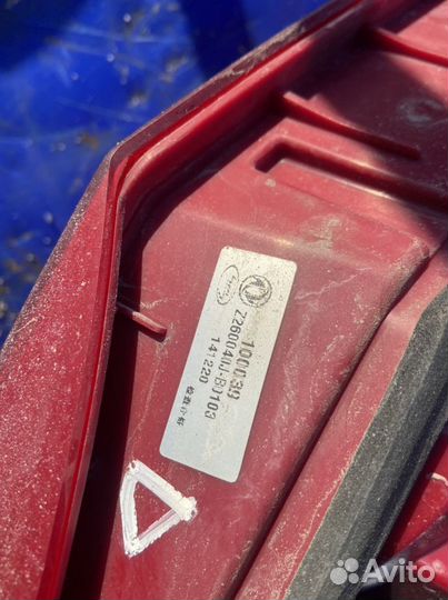 Фонарь правый в крышку DongFeng s30 DFM