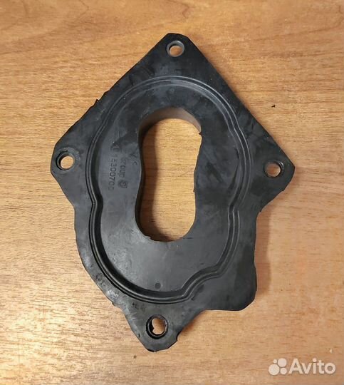 Фланец карбюратора VW Passat B3 1.6