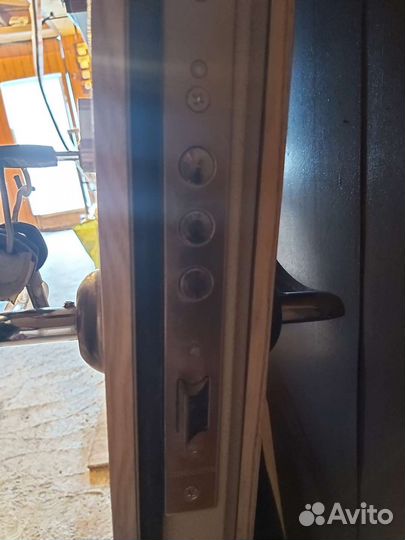 Дверь входная металлическая