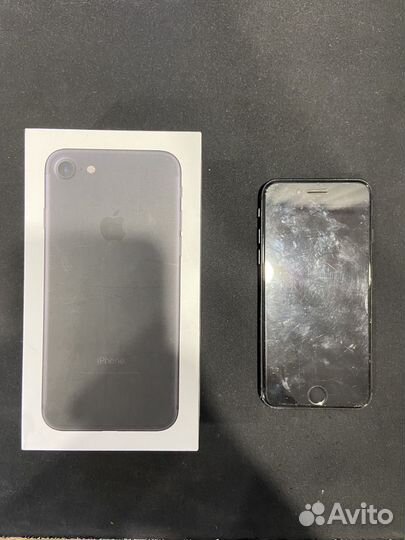 Телефон iPhone 7