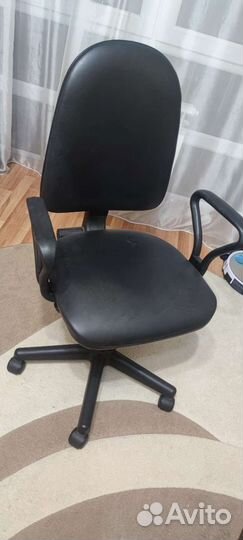 Компьютерное кресло