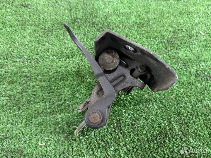 Замок капота Mercedes Benz E-class W211 2004