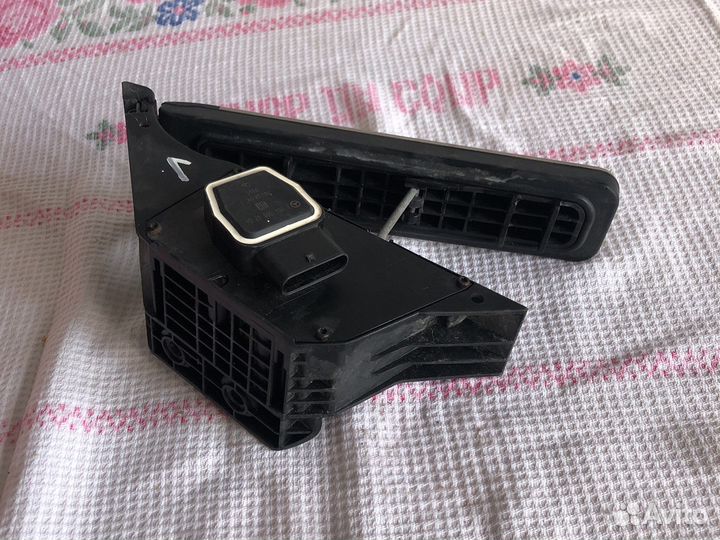 Педаль газа W204