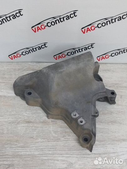 Кронштейн двигателя правый Skoda Rapid 1.6 2017