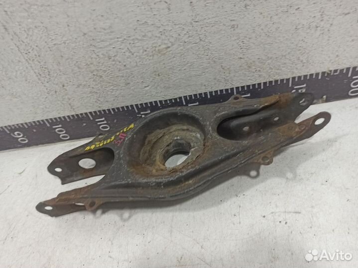 Рычаг задний нижний