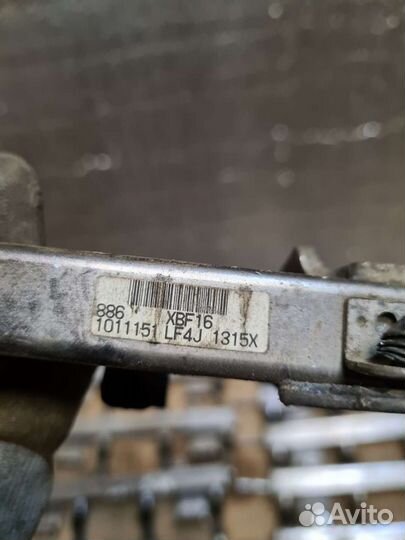 Топливная рампа с форсунками Mazda 3 6 GH 2.0