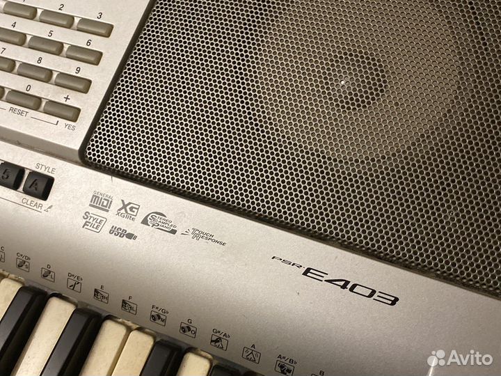 Синтезатор Yamaha psr E403 серебристый