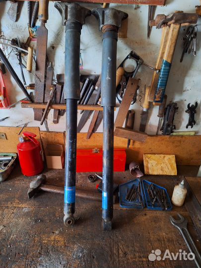 Стойки (амортизаторы)