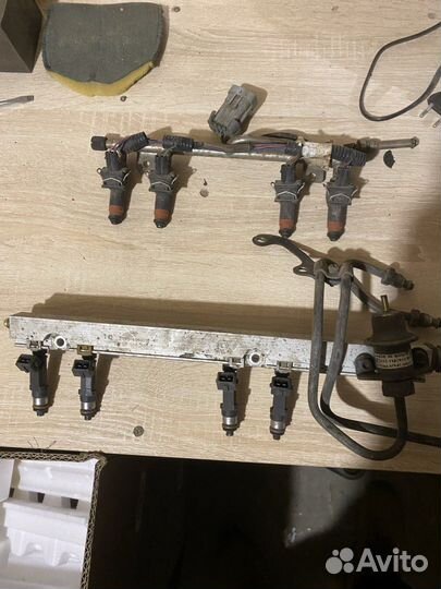 Топливная рампа 2114 2108-15