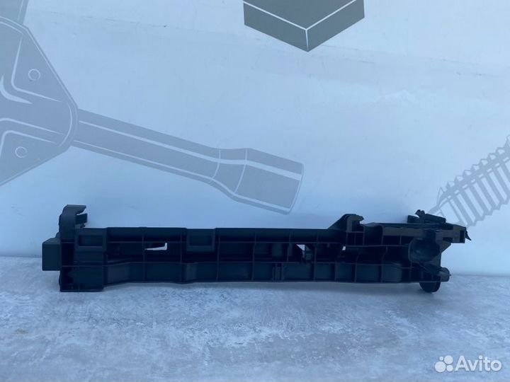 Рамка радиатора правая Mercedes C W205