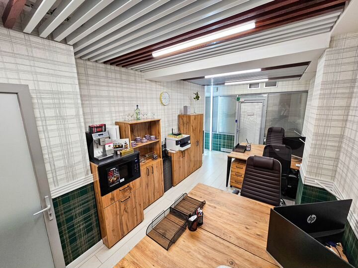 Офис премиум класса для 5 чел в центре с парковкой