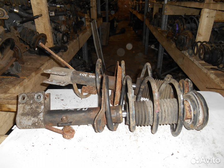 Стойка левая Peugeot 307 Пежо 307