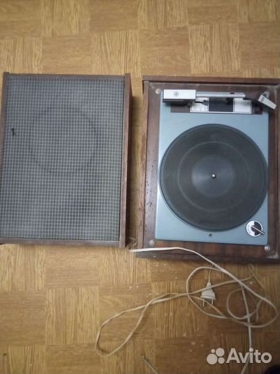 Проигрыватель винила СССР