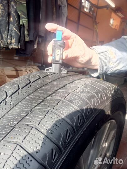 Michelin Latitude X-Ice 235/55 R18