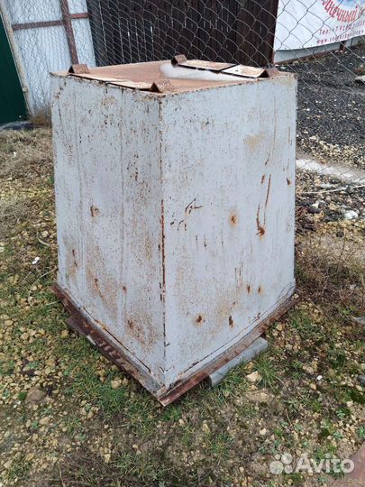 Мусорный контейнеры б/у