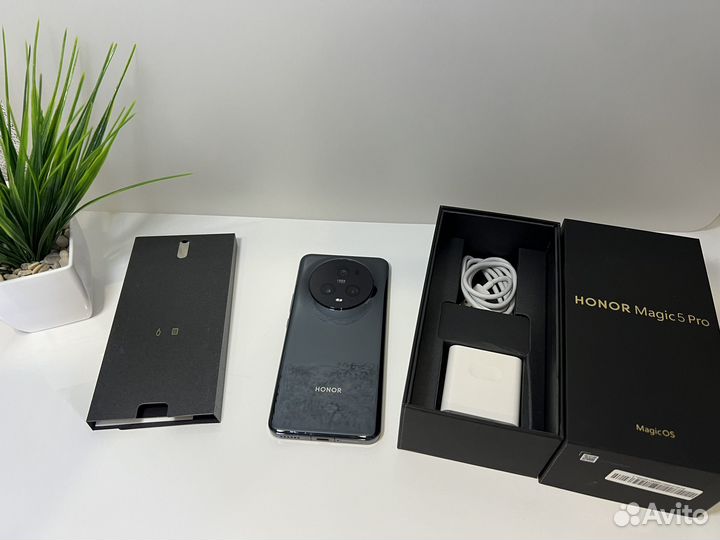 HONOR Magic 5 Pro, 12/256 ГБ