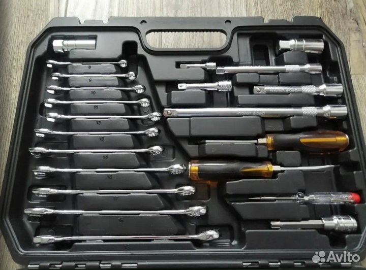 Набор инструментов для автомобиля