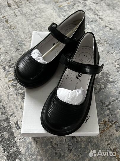 Туфли для девочки 31 размер новые