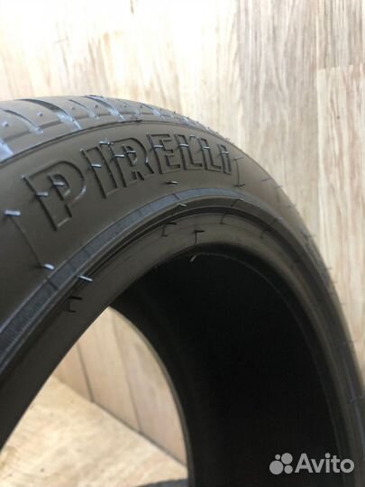 Pirelli P Zero Rosso 225/40 R18 88Y