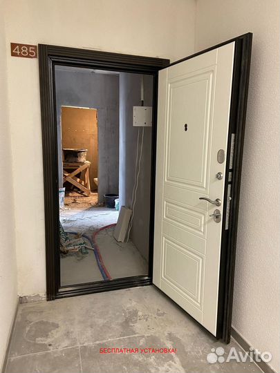 Входная дверь в квартиру с установкой