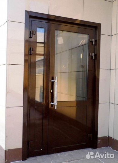 Алюминиевая дверь