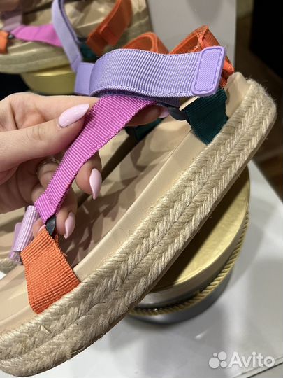 Сандали zara