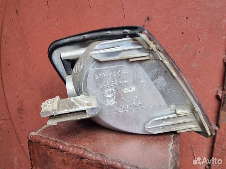 Указатель поворота левый белый Audi A3 (8L1)