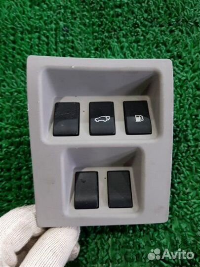 Кнопка открывания двери багажника Lexus Rx450H, RX