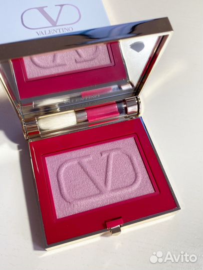 Новая косметика: Vanity, Gucci, Hourglass