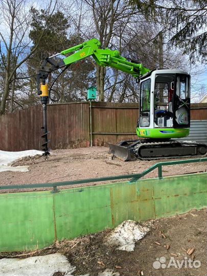 Мини-экскаватор
