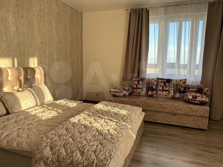 2-к. квартира, 90 м², 2/16 эт.