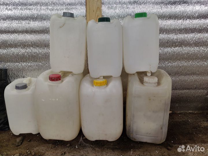 Канистры пластиковые
