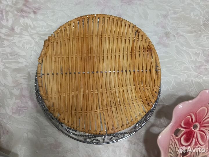 Ваза для фруктов, хлебница, бульоницы