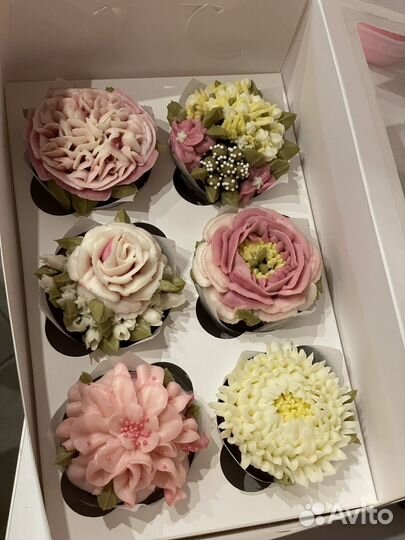 Капкейки с цветами из крема