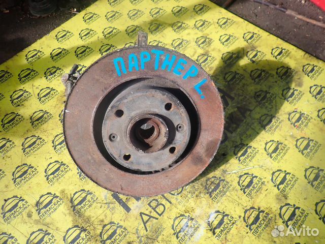 Кулак передний левый Peugeot Partner M59