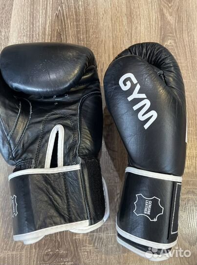 Боксерские перчатки 10 oz