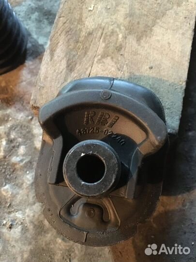 48725-02240 Втулка задней подвески 