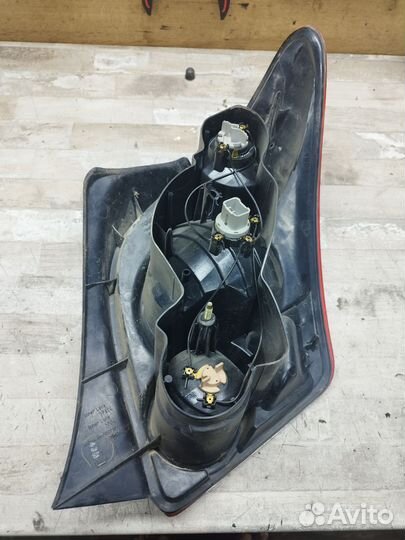 Продам стоп сигнал Toyota ist