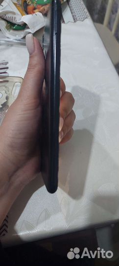 Телефон Honor 8C
