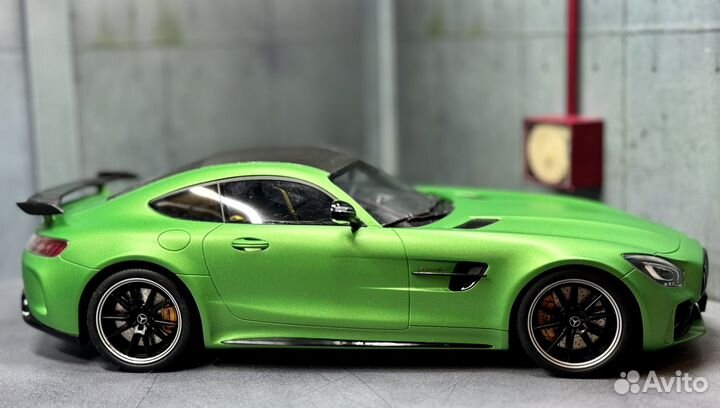 Модель Mercedes-AMG GT-R Green GT Spirit 1/18