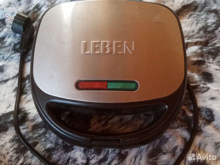 Сендвичница